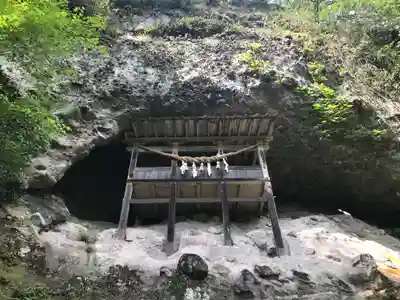 岩屋神社の末社・摂社