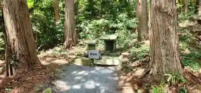釣石神社の末社・摂社