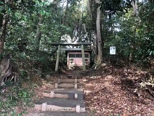 権現様の鳥居