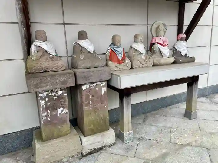 成田山 薬師堂(旧本堂)の{uncategorized: "未分類", other: "その他", undefined: "問題あり", building: "その他建物", grave: "お墓", sacred_gate: "鳥居", guardian: "狛犬", statue: "像", buddha: "仏像", history: "歴史", nature: "自然", garden: "庭園", animal: "動物", pagoda: "塔", temizu: "手水舎", mountain_gate: "山門・神門", sanctuary: "本殿・本堂", subordinate: "末社・摂社", art: "芸術", scenery: "景色", jizo: "地蔵", ema: "絵馬", goshuin: "御朱印", omikuji: "おみくじ", items: "授与品その他", amulet: "お守り", goshuincho: "御朱印帳", eats: "食事", festival: "お祭り", votive_dance: "神楽", shichigosan: "七五三参", wedding: "結婚式", experience: "体験その他", initially: "初詣", around: "周辺", anti_infection: "感染症対策"}