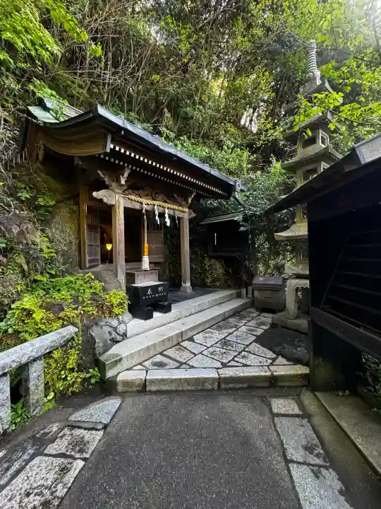 銭洗弁財天宇賀福神社の{uncategorized: "未分類", other: "その他", undefined: "問題あり", building: "その他建物", grave: "お墓", sacred_gate: "鳥居", guardian: "狛犬", statue: "像", buddha: "仏像", history: "歴史", nature: "自然", garden: "庭園", animal: "動物", pagoda: "塔", temizu: "手水舎", mountain_gate: "山門・神門", sanctuary: "本殿・本堂", subordinate: "末社・摂社", art: "芸術", scenery: "景色", jizo: "地蔵", ema: "絵馬", goshuin: "御朱印", omikuji: "おみくじ", items: "授与品その他", amulet: "お守り", goshuincho: "御朱印帳", eats: "食事", festival: "お祭り", votive_dance: "神楽", shichigosan: "七五三参", wedding: "結婚式", experience: "体験その他", initially: "初詣", around: "周辺", anti_infection: "感染症対策"}
