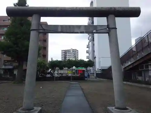 粕壁神明社の鳥居