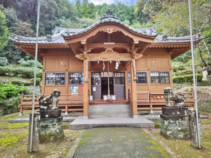 堤雄神社の本殿・本堂
