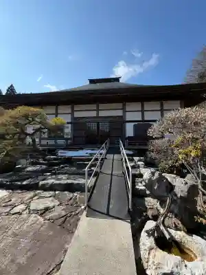 雲居寺の{uncategorized: "未分類", other: "その他", undefined: "問題あり", building: "その他建物", grave: "お墓", sacred_gate: "鳥居", guardian: "狛犬", statue: "像", buddha: "仏像", history: "歴史", nature: "自然", garden: "庭園", animal: "動物", pagoda: "塔", temizu: "手水舎", mountain_gate: "山門・神門", sanctuary: "本殿・本堂", subordinate: "末社・摂社", art: "芸術", scenery: "景色", jizo: "地蔵", ema: "絵馬", goshuin: "御朱印", omikuji: "おみくじ", items: "授与品その他", amulet: "お守り", goshuincho: "御朱印帳", eats: "食事", festival: "お祭り", votive_dance: "神楽", shichigosan: "七五三参", wedding: "結婚式", experience: "体験その他", initially: "初詣", around: "周辺", anti_infection: "感染症対策"}