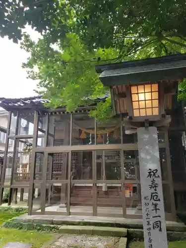 清水八幡神社の本殿