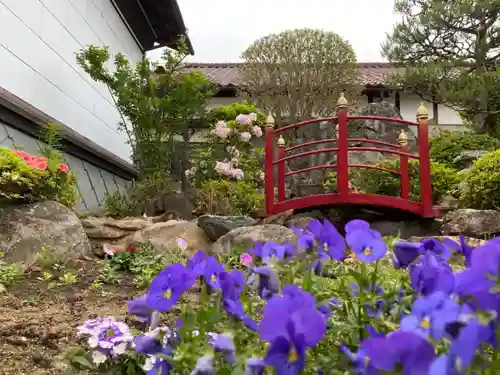 大鏑神社の庭園