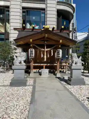 北青山秋葉神社(稲荷神社)の{uncategorized: "未分類", other: "その他", undefined: "問題あり", building: "その他建物", grave: "お墓", sacred_gate: "鳥居", guardian: "狛犬", statue: "像", buddha: "仏像", history: "歴史", nature: "自然", garden: "庭園", animal: "動物", pagoda: "塔", temizu: "手水舎", mountain_gate: "山門・神門", sanctuary: "本殿・本堂", subordinate: "末社・摂社", art: "芸術", scenery: "景色", jizo: "地蔵", ema: "絵馬", goshuin: "御朱印", omikuji: "おみくじ", items: "授与品その他", amulet: "お守り", goshuincho: "御朱印帳", eats: "食事", festival: "お祭り", votive_dance: "神楽", shichigosan: "七五三参", wedding: "結婚式", experience: "体験その他", initially: "初詣", around: "周辺", anti_infection: "感染症対策"}
