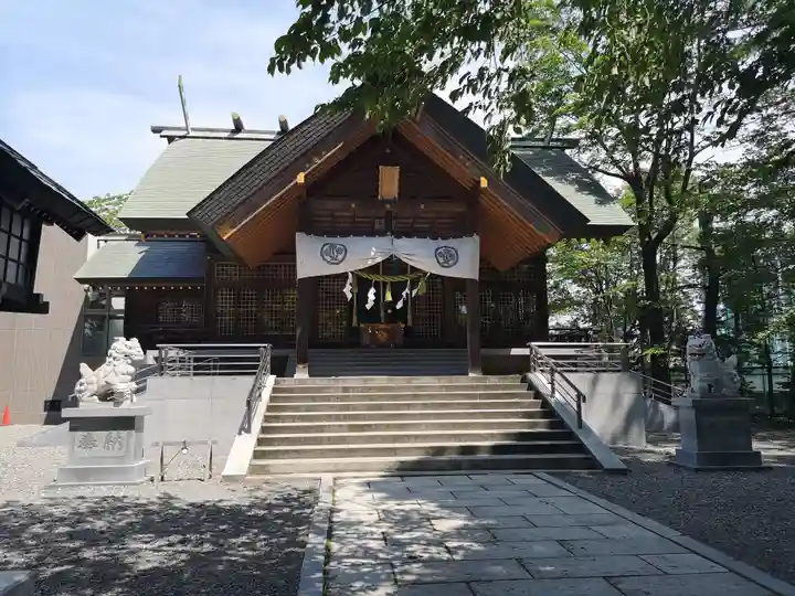 信濃神社の本殿・本堂