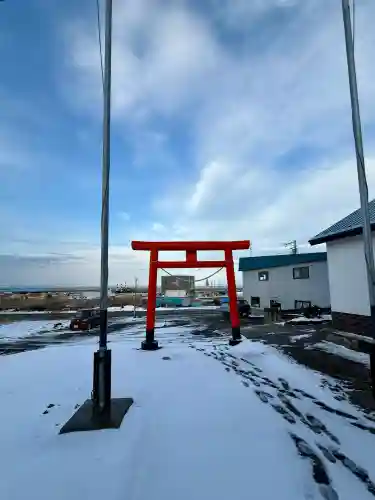 東野浜神社の{uncategorized: "未分類", other: "その他", undefined: "問題あり", building: "その他建物", grave: "お墓", sacred_gate: "鳥居", guardian: "狛犬", statue: "像", buddha: "仏像", history: "歴史", nature: "自然", garden: "庭園", animal: "動物", pagoda: "塔", temizu: "手水舎", mountain_gate: "山門・神門", sanctuary: "本殿・本堂", subordinate: "末社・摂社", art: "芸術", scenery: "景色", jizo: "地蔵", ema: "絵馬", goshuin: "御朱印", omikuji: "おみくじ", items: "授与品その他", amulet: "お守り", goshuincho: "御朱印帳", eats: "食事", festival: "お祭り", votive_dance: "神楽", shichigosan: "七五三参", wedding: "結婚式", experience: "体験その他", initially: "初詣", around: "周辺", anti_infection: "感染症対策"}