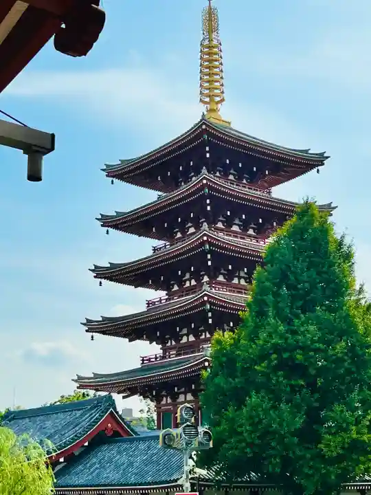 浅草寺の{uncategorized: "未分類", other: "その他", undefined: "問題あり", building: "その他建物", grave: "お墓", sacred_gate: "鳥居", guardian: "狛犬", statue: "像", buddha: "仏像", history: "歴史", nature: "自然", garden: "庭園", animal: "動物", pagoda: "塔", temizu: "手水舎", mountain_gate: "山門・神門", sanctuary: "本殿・本堂", subordinate: "末社・摂社", art: "芸術", scenery: "景色", jizo: "地蔵", ema: "絵馬", goshuin: "御朱印", omikuji: "おみくじ", items: "授与品その他", amulet: "お守り", goshuincho: "御朱印帳", eats: "食事", festival: "お祭り", votive_dance: "神楽", shichigosan: "七五三参", wedding: "結婚式", experience: "体験その他", initially: "初詣", around: "周辺", anti_infection: "感染症対策"}