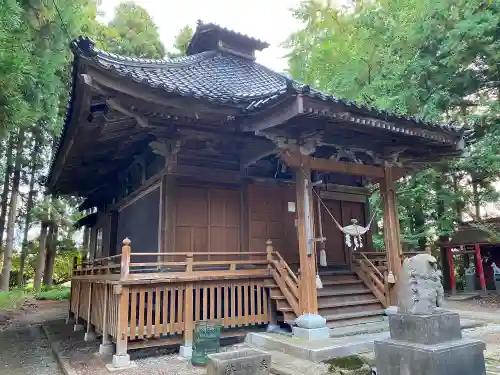 六所神社の本殿