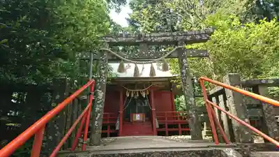 諏訪神社の鳥居