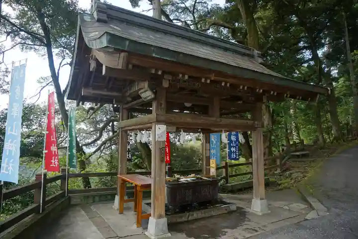 唐澤山神社の手水舎