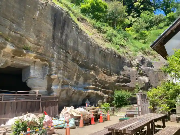 龍隠庵の{uncategorized: "未分類", other: "その他", undefined: "問題あり", building: "その他建物", grave: "お墓", sacred_gate: "鳥居", guardian: "狛犬", statue: "像", buddha: "仏像", history: "歴史", nature: "自然", garden: "庭園", animal: "動物", pagoda: "塔", temizu: "手水舎", mountain_gate: "山門・神門", sanctuary: "本殿・本堂", subordinate: "末社・摂社", art: "芸術", scenery: "景色", jizo: "地蔵", ema: "絵馬", goshuin: "御朱印", omikuji: "おみくじ", items: "授与品その他", amulet: "お守り", goshuincho: "御朱印帳", eats: "食事", festival: "お祭り", votive_dance: "神楽", shichigosan: "七五三参", wedding: "結婚式", experience: "体験その他", initially: "初詣", around: "周辺", anti_infection: "感染症対策"}
