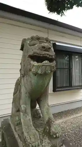 本村神社の狛犬