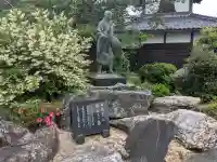 龍本寺の{uncategorized: "未分類", other: "その他", undefined: "問題あり", building: "その他建物", grave: "お墓", sacred_gate: "鳥居", guardian: "狛犬", statue: "像", buddha: "仏像", history: "歴史", nature: "自然", garden: "庭園", animal: "動物", pagoda: "塔", temizu: "手水舎", mountain_gate: "山門・神門", sanctuary: "本殿・本堂", subordinate: "末社・摂社", art: "芸術", scenery: "景色", jizo: "地蔵", ema: "絵馬", goshuin: "御朱印", omikuji: "おみくじ", items: "授与品その他", amulet: "お守り", goshuincho: "御朱印帳", eats: "食事", festival: "お祭り", votive_dance: "神楽", shichigosan: "七五三参", wedding: "結婚式", experience: "体験その他", initially: "初詣", around: "周辺", anti_infection: "感染症対策"}