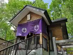 清田稲荷神社の本殿