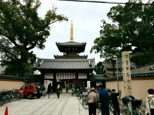 法楽寺の建物その他