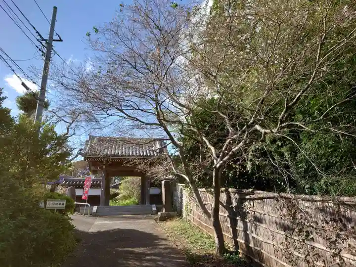 妙隆寺の山門・神門