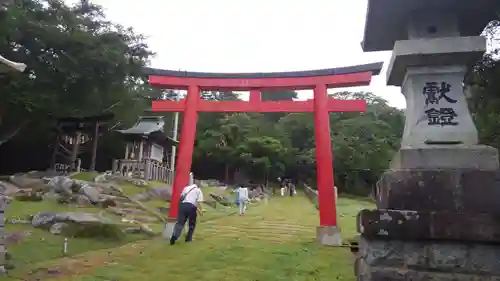 金華山黄金山神社の鳥居