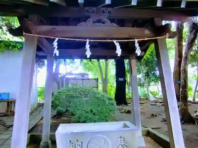 新作八幡宮の手水舎