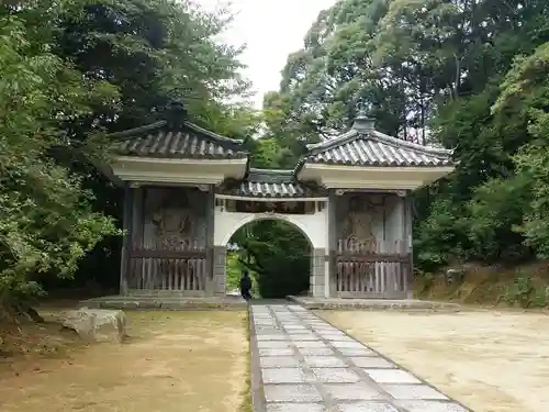 満願寺の山門