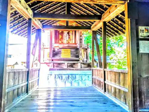 白山社の本殿・本堂