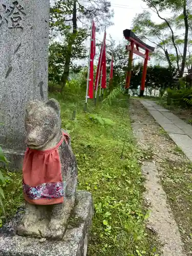 篠葉沢稲荷神社の狛犬