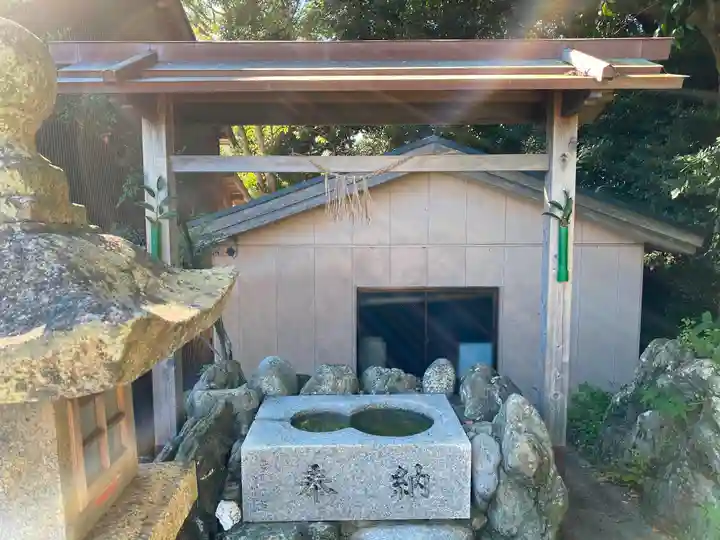 満留山神社の手水舎