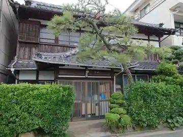 東高院の本殿・本堂