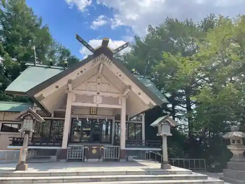 白石神社の本殿