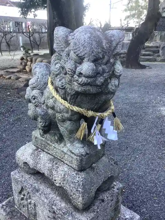天神社(勝川町)の狛犬