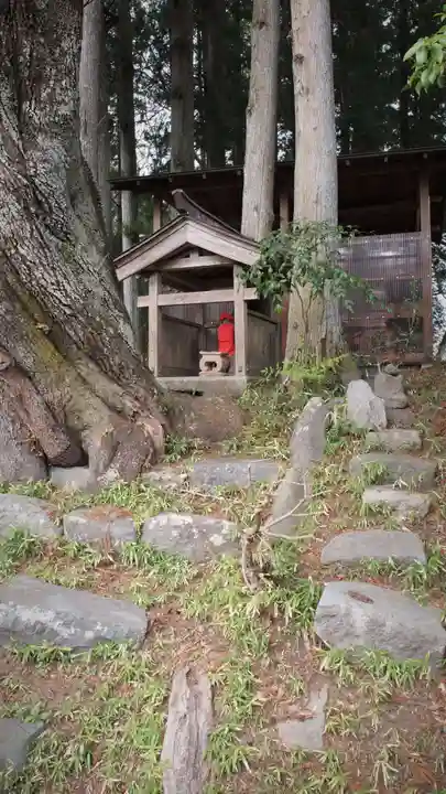 生岡神社の末社・摂社