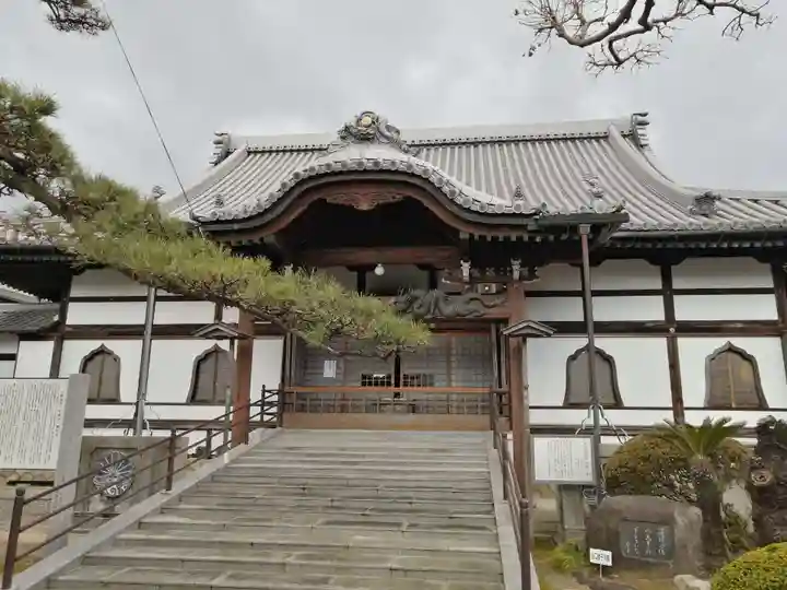 龍光寺の本殿・本堂