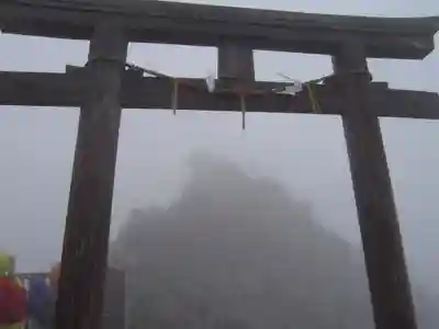 雄山神社峰本社の鳥居