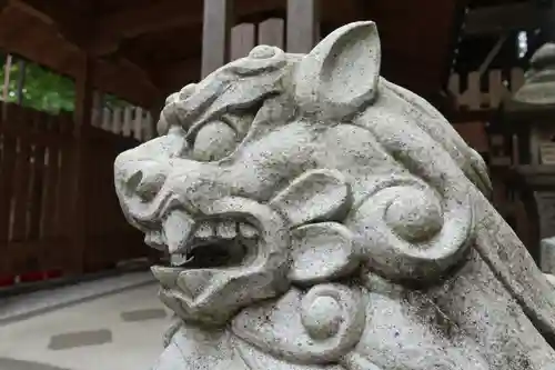 愛宕神社（阿多古神社）の狛犬