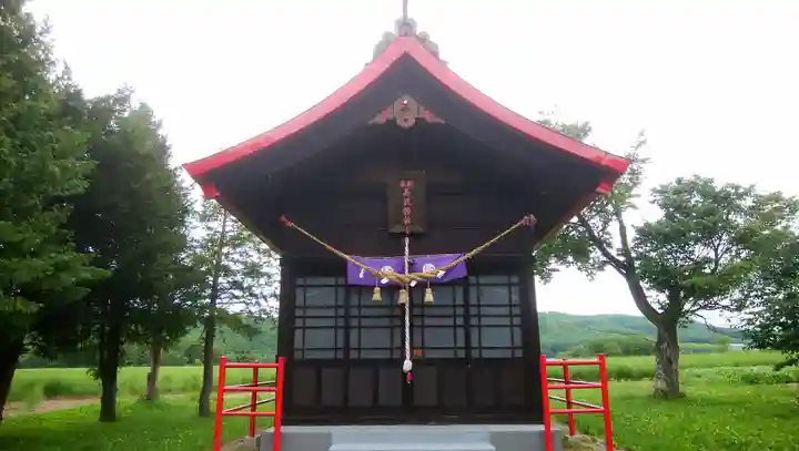 美沢神社の本殿・本堂
