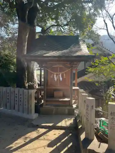 田中八幡神社の{uncategorized: "未分類", other: "その他", undefined: "問題あり", building: "その他建物", grave: "お墓", sacred_gate: "鳥居", guardian: "狛犬", statue: "像", buddha: "仏像", history: "歴史", nature: "自然", garden: "庭園", animal: "動物", pagoda: "塔", temizu: "手水舎", mountain_gate: "山門・神門", sanctuary: "本殿・本堂", subordinate: "末社・摂社", art: "芸術", scenery: "景色", jizo: "地蔵", ema: "絵馬", goshuin: "御朱印", omikuji: "おみくじ", items: "授与品その他", amulet: "お守り", goshuincho: "御朱印帳", eats: "食事", festival: "お祭り", votive_dance: "神楽", shichigosan: "七五三参", wedding: "結婚式", experience: "体験その他", initially: "初詣", around: "周辺", anti_infection: "感染症対策"}