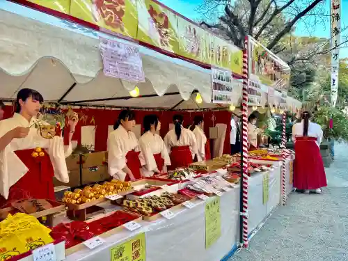 平塚三嶋神社の{uncategorized: "未分類", other: "その他", undefined: "問題あり", building: "その他建物", grave: "お墓", sacred_gate: "鳥居", guardian: "狛犬", statue: "像", buddha: "仏像", history: "歴史", nature: "自然", garden: "庭園", animal: "動物", pagoda: "塔", temizu: "手水舎", mountain_gate: "山門・神門", sanctuary: "本殿・本堂", subordinate: "末社・摂社", art: "芸術", scenery: "景色", jizo: "地蔵", ema: "絵馬", goshuin: "御朱印", omikuji: "おみくじ", items: "授与品その他", amulet: "お守り", goshuincho: "御朱印帳", eats: "食事", festival: "お祭り", votive_dance: "神楽", shichigosan: "七五三参", wedding: "結婚式", experience: "体験その他", initially: "初詣", around: "周辺", anti_infection: "感染症対策"}