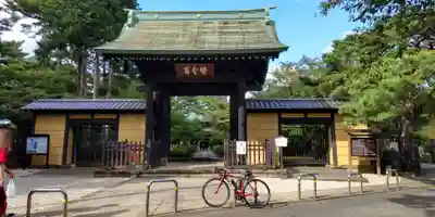 豪徳寺の山門・神門