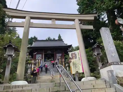 武蔵御嶽神社の鳥居