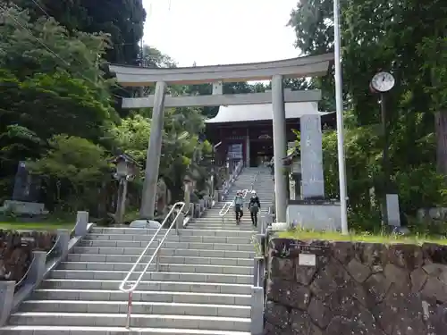 武蔵御嶽神社の鳥居