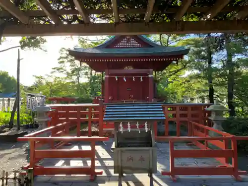 鶴岡八幡宮の末社