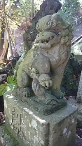 諏訪神社の狛犬