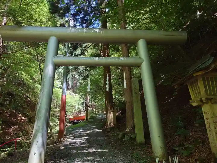 大嶽山那賀都神社(山梨県)