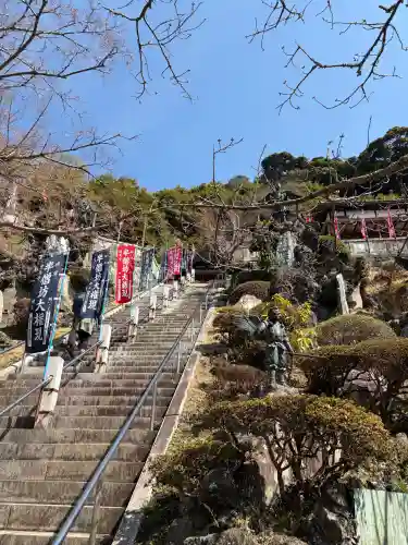建長寺 半僧坊の{uncategorized: "未分類", other: "その他", undefined: "問題あり", building: "その他建物", grave: "お墓", sacred_gate: "鳥居", guardian: "狛犬", statue: "像", buddha: "仏像", history: "歴史", nature: "自然", garden: "庭園", animal: "動物", pagoda: "塔", temizu: "手水舎", mountain_gate: "山門・神門", sanctuary: "本殿・本堂", subordinate: "末社・摂社", art: "芸術", scenery: "景色", jizo: "地蔵", ema: "絵馬", goshuin: "御朱印", omikuji: "おみくじ", items: "授与品その他", amulet: "お守り", goshuincho: "御朱印帳", eats: "食事", festival: "お祭り", votive_dance: "神楽", shichigosan: "七五三参", wedding: "結婚式", experience: "体験その他", initially: "初詣", around: "周辺", anti_infection: "感染症対策"}