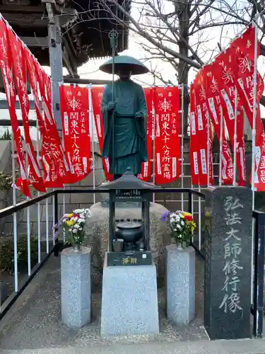 錫杖寺の像