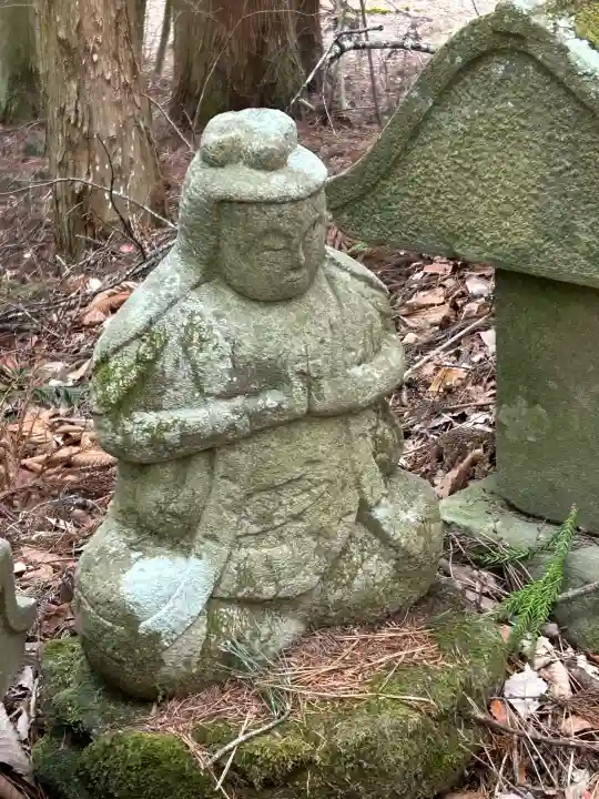 修那羅山安宮神社の{uncategorized: "未分類", other: "その他", undefined: "問題あり", building: "その他建物", grave: "お墓", sacred_gate: "鳥居", guardian: "狛犬", statue: "像", buddha: "仏像", history: "歴史", nature: "自然", garden: "庭園", animal: "動物", pagoda: "塔", temizu: "手水舎", mountain_gate: "山門・神門", sanctuary: "本殿・本堂", subordinate: "末社・摂社", art: "芸術", scenery: "景色", jizo: "地蔵", ema: "絵馬", goshuin: "御朱印", omikuji: "おみくじ", items: "授与品その他", amulet: "お守り", goshuincho: "御朱印帳", eats: "食事", festival: "お祭り", votive_dance: "神楽", shichigosan: "七五三参", wedding: "結婚式", experience: "体験その他", initially: "初詣", around: "周辺", anti_infection: "感染症対策"}