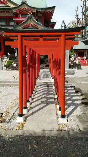 京濱伏見稲荷神社の鳥居