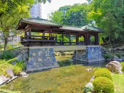 豊彦稲荷社(法王町)の庭園